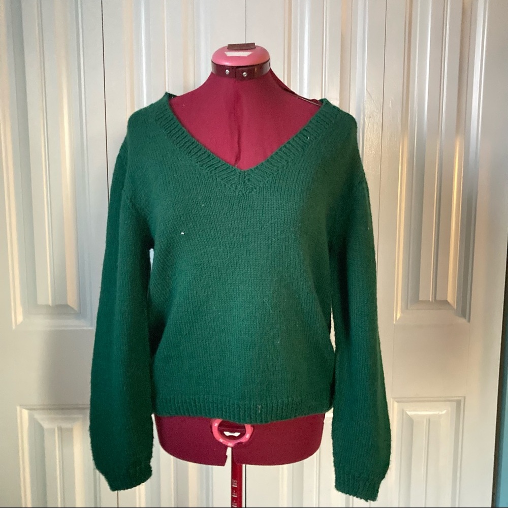 V neck knitted sweater